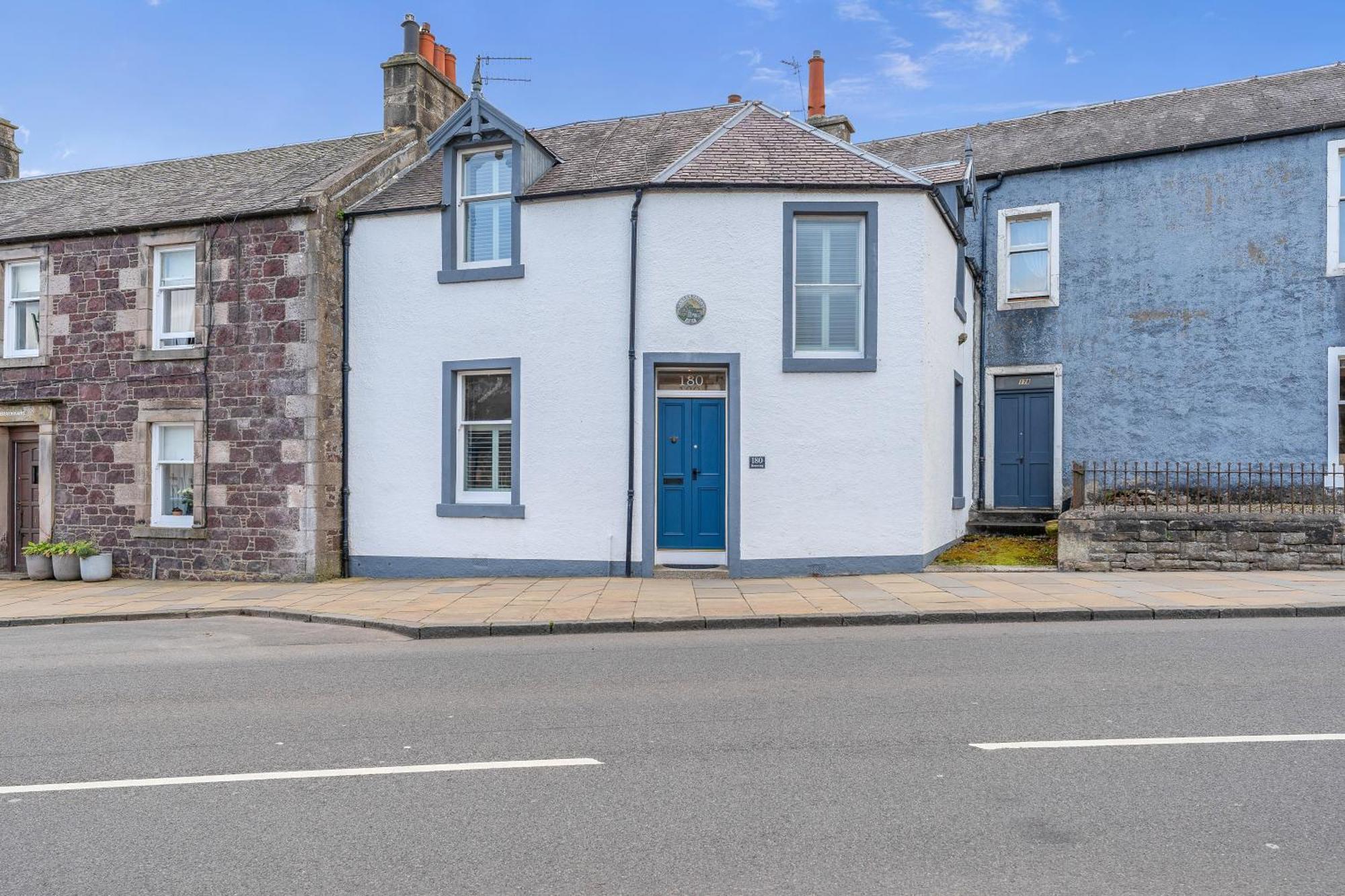 Beeswing, A Victorian Gem In Biggar Quarto foto